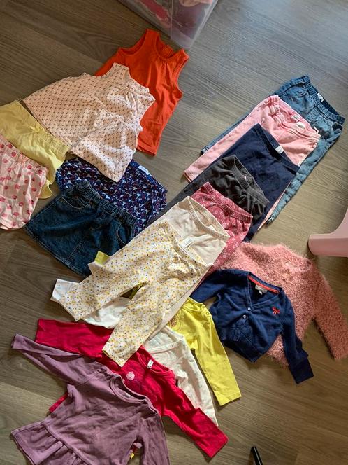 Pakket meisjeskleding maat 80 - 19 stuks, Enfants & Bébés, Vêtements de bébé | Taille 80, Enlèvement ou Envoi