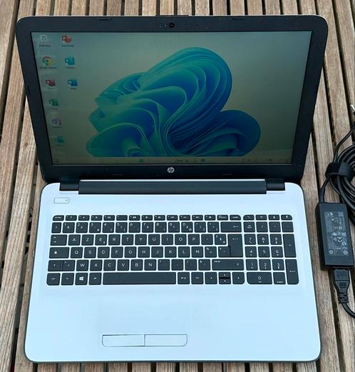 15.6”Hp/AMD A6-7310 quad core/8gb ram/256gb ssd/Win 11/, Computers en Software, Laptop-opladers, Zo goed als nieuw, Ophalen
