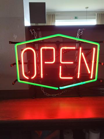neonverlichting open beschikbaar voor biedingen