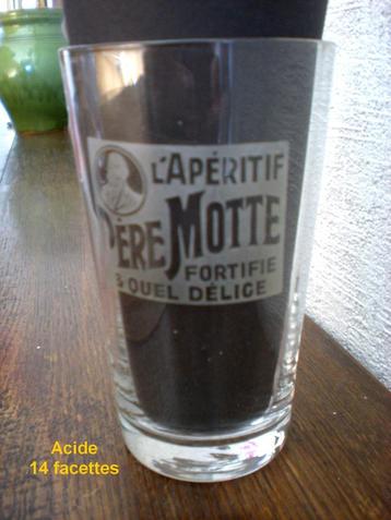 Prachtig gezuurd glas: APERITIF PERE MOTTE (1920) beschikbaar voor biedingen