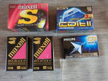 5 packs avec un total de 12 cassettes à enregistrer., Enlèvement ou Envoi, Avec boîte de rangement, étagère ou coffret, Neuf, dans son emballage