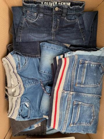 Jeansbroeken, verschillende maten en modellen, 4 euro 'tstuk beschikbaar voor biedingen