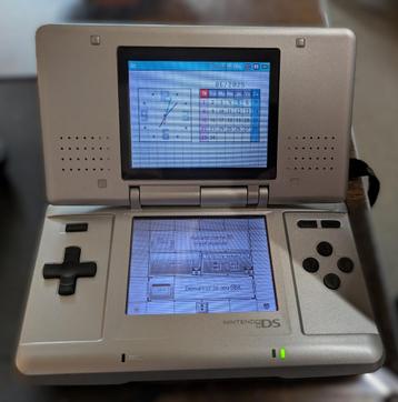 CONSOLE NINTENDO DS  NTR-001 + POKEMON VERSION RUBIS CARTOUC beschikbaar voor biedingen