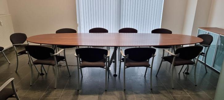 Vergadertafel met 10 stoelen en bijpassende kantoorkast, Zakelijke goederen, Kantoor en Winkelinrichting | Kantoormeubilair en Inrichting