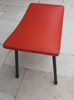 Vintage bankje rode kunstleer, Huis en Inrichting, Minder dan 50 cm, Gebruikt, Minder dan 50 cm, Ophalen of Verzenden