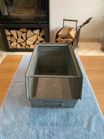 Stalen magazijnbakken van Schäfer Kasten (klein model)  beschikbaar voor biedingen