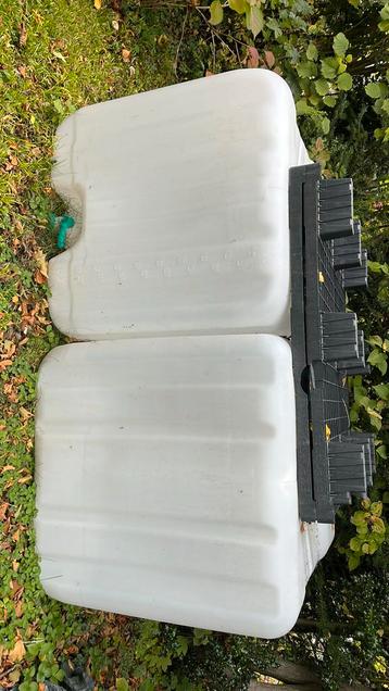 2 st Olie/wateropvangtank 1000 L zonder harnas beschikbaar voor biedingen