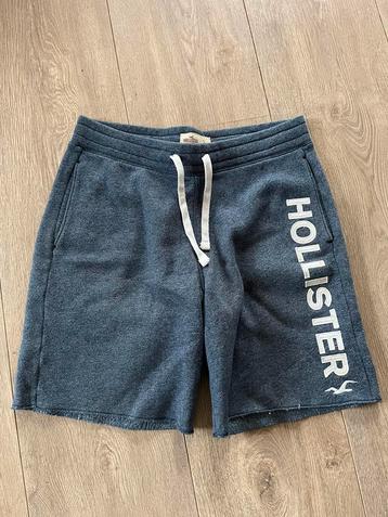 Hollister short disponible aux enchères