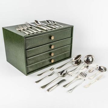 Christofle 'Perles' een 142-delig verzilverd bestek beschikbaar voor biedingen