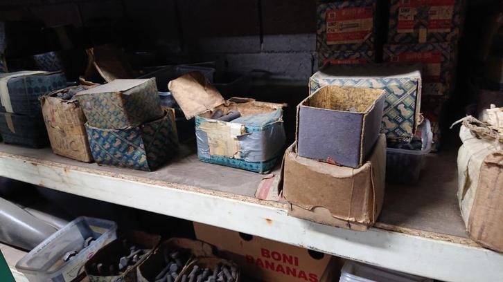 Bouten UNF UNC 10€/kg, Doe-het-zelf en Bouw, IJzerwaren en Bevestigingsmiddelen, Zo goed als nieuw, Bouten of Moeren, Ophalen