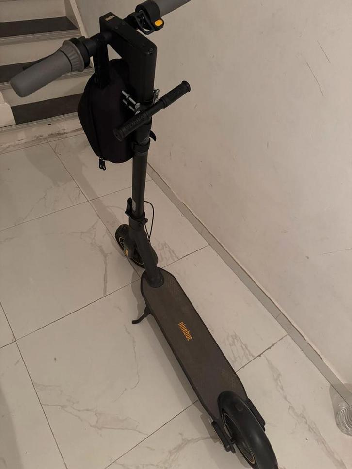 Ninebot G30 max, goede staat., Fietsen en Brommers, Steps, Zo goed als nieuw, Ophalen