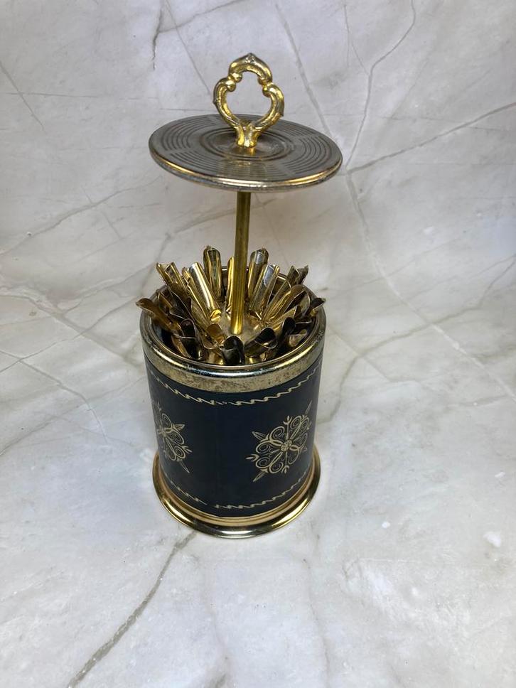 Distributeur à cigarettes en métal laqué noir et laiton, Maison & Meubles, Accessoires pour la Maison | Étagères, Comme neuf, Enlèvement ou Envoi