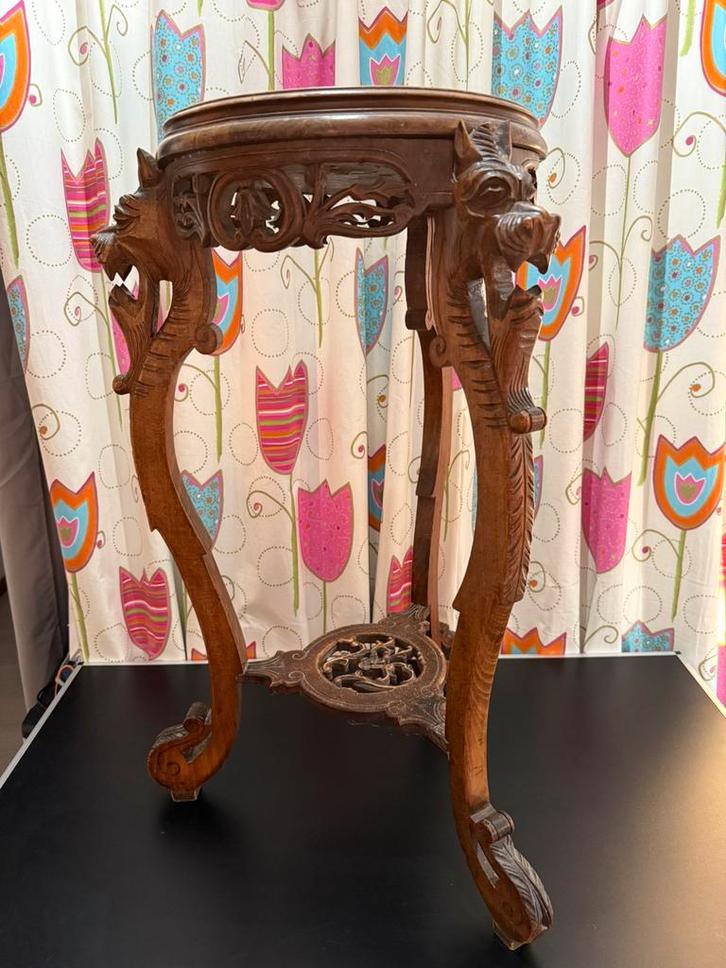 Antieke houten plantentafel / bijzettafel met houtsnijwerk, Antiek en Kunst, Antiek | Meubels | Tafels, Ophalen