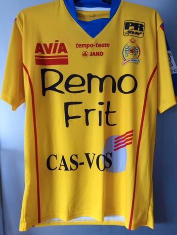 Origineel voetbalshirt van waasland Beveren beschikbaar voor biedingen