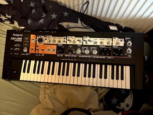 Roland SH-201+ originele voeding, Muziek en Instrumenten, Synthesizers, Zo goed als nieuw, 49 toetsen, Roland, Met midi-aansluiting