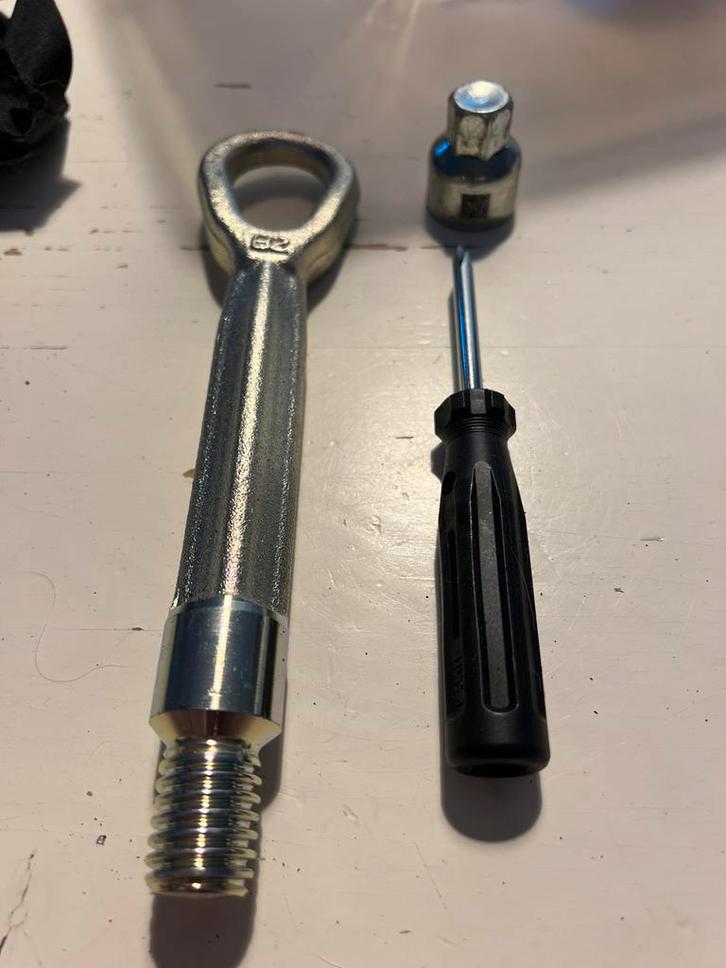 Antidiefstalsleutel + trekoog mini cooper countryman, Auto-onderdelen, Banden en Velgen, Ophalen of Verzenden