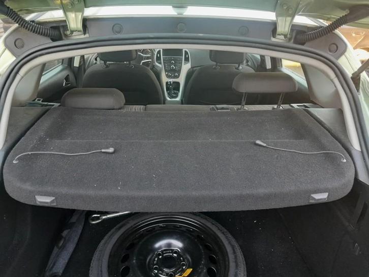 HOEDENPLANK Opel Astra J (PC6 / PD6 / PE6 / PF6) (13292208), Auto-onderdelen, Interieur en Bekleding, Opel, Gebruikt