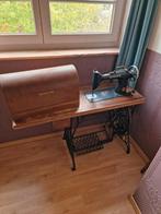 Antieke, mooie singer naaimachine