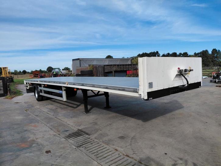 Platte oplegger met stuuras in goede en propere staat, Auto's, Vrachtwagens, Particulier, Aanhangers en Opleggers, Wit, BTW verrekenbaar