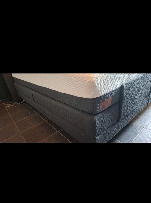 Boxspring, 3 jaar oud, merk decupre elektrisch, Huis en Inrichting, Slaapkamer | Boxsprings, Zo goed als nieuw, 180 cm, 200 cm
