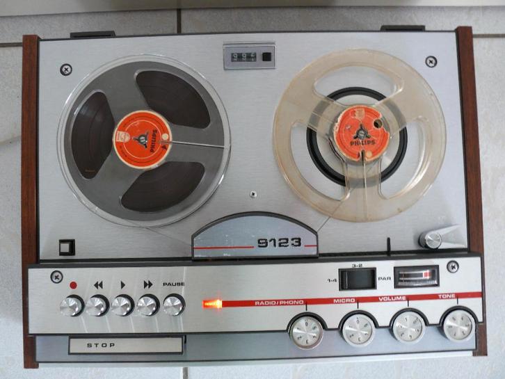 Perfect spelende Aristona 9123 4 sporen 2 snelheden, Audio, Tv en Foto, Bandrecorder, Bandrecorder, Met stofkap, Met banden, Ophalen of Verzenden