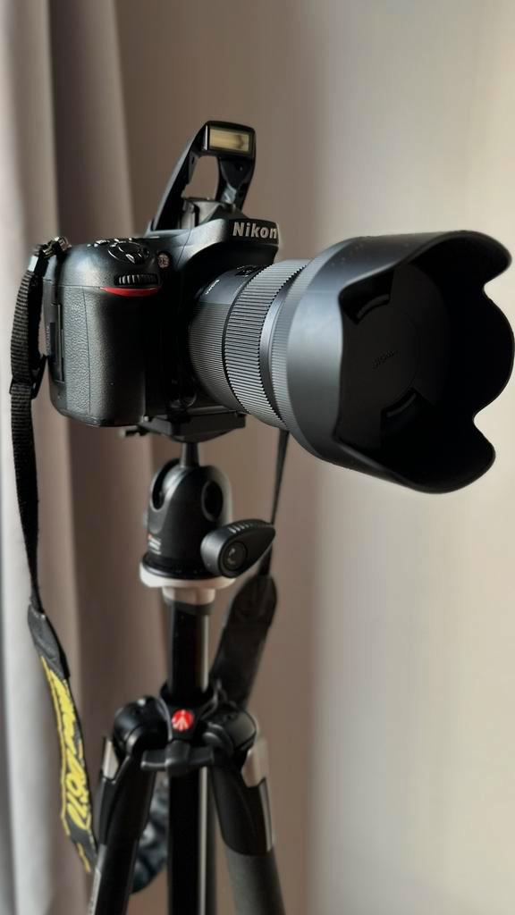 Nikon D610 + Sigma 50mm f/1.4 Art + Manfrotto statief, Audio, Tv en Foto, Foto | Digitale fotokaders, Gebruikt, Kleiner dan 8 inch