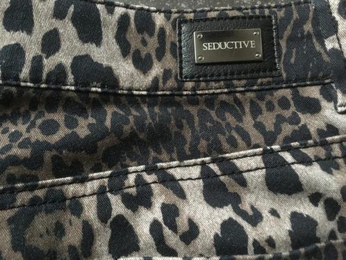 Seductive extravagante broek met poemaprint - 36/38, Kleding | Dames, Broeken en Pantalons, Zo goed als nieuw, Maat 36 (S), Bruin