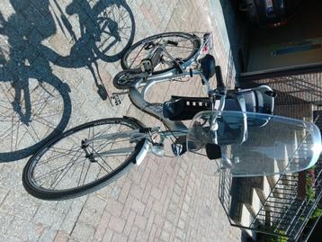 fiets stoeltje, Ophalen, Zo goed als nieuw, Voorzitje, Voetsteuntjes
