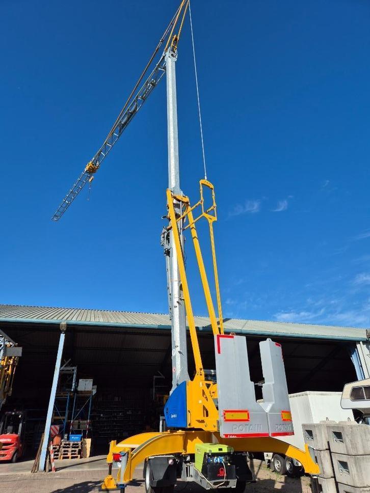 Bouwkraan Potain IGO M14, Zakelijke goederen, Machines en Bouw | Kranen en Graafmachines, Hijswerktuig, Ophalen