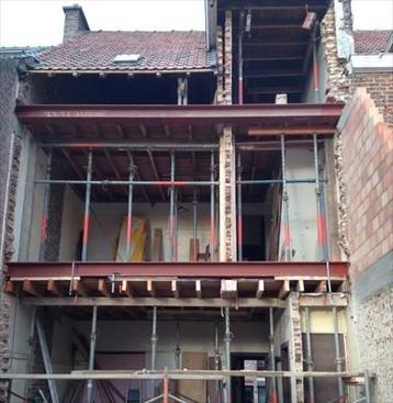 Metal balk platsen.poutrel platsen werken. 0465826053 beschikbaar voor biedingen