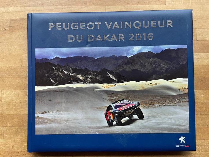 Livre NEUF “Peugeot vainqueur du Dakar 2016”, Boeken, Auto's | Boeken, Nieuw, Peugeot, Ophalen of Verzenden