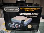 Nintendo nes en boîte + 2 manettes notice polyester, Consoles de jeu & Jeux vidéo, Consoles de jeu | Nintendo NES, Enlèvement ou Envoi