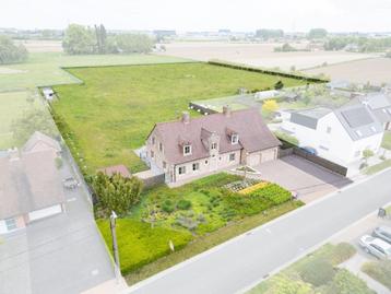 Riante villa op 13.722m2 met 6 slaapkamers, dubbele garage e beschikbaar voor biedingen