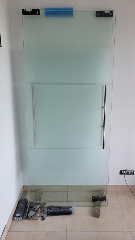 2 glazen pivot-deuren, Huis en Inrichting, Badkamer | Badkamermeubels, Ophalen