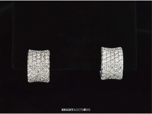 White Gold Earrings with Diamonds, Handtassen en Accessoires, Oorbellen, Zo goed als nieuw, Knopjes of Stekers, Goud, Zilver, Met edelsteen