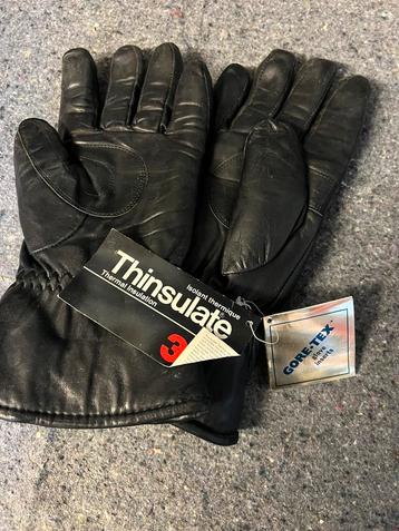 Nieuwe moto handschoenen. beschikbaar voor biedingen