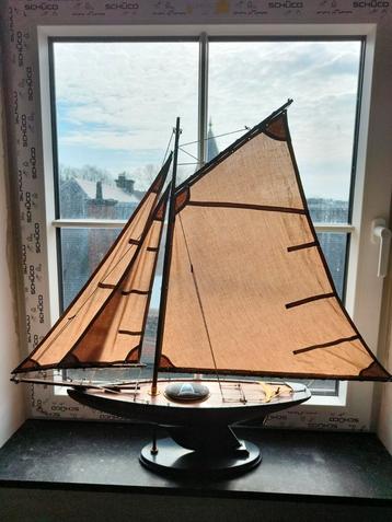 Houten bootje van de Bluebell myc beschikbaar voor biedingen