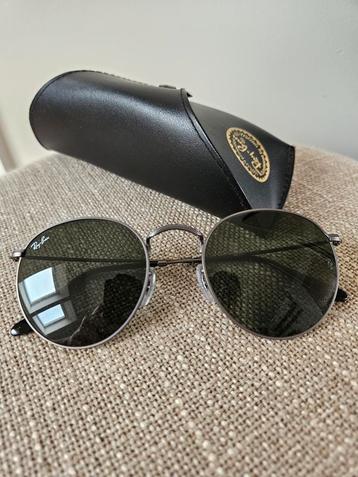 RayBan Rondes métal noir  disponible aux enchères