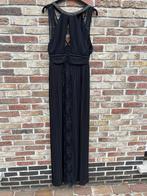 Avondjurk TFNC LONDON zwart plissé en kant, Galajurk, Zwart, Ophalen of Verzenden, Zo goed als nieuw