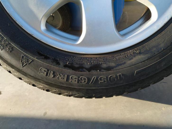 Audi banden  Q3 A4 Seat VW Skoda, Auto-onderdelen, Banden en Velgen, Banden en Velgen, Zomerbanden, 16 inch, 215 mm, Personenwagen