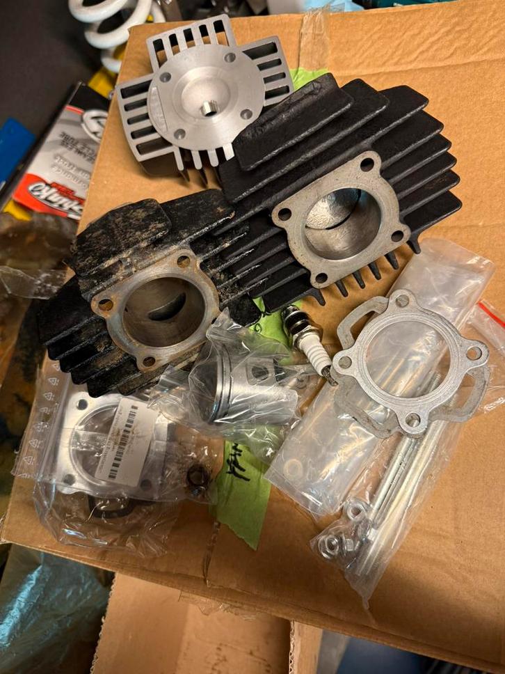 Yamaha sting sg50 of pw50 cilinder kit, Fietsen en Brommers, Brommeronderdelen | Puch, Zo goed als nieuw, Cilinder, Ophalen