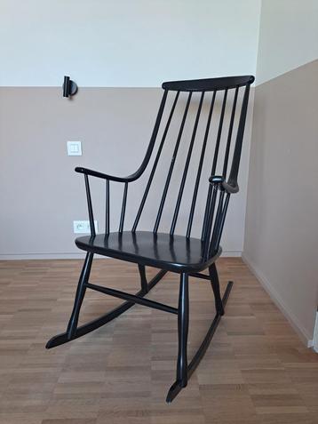 Vintage Scandinavische schommelstoel beschikbaar voor biedingen