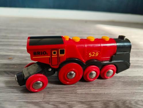 BRIO 33592 - Trein rode locomotief op batterijen, Enfants & Bébés, Jouets | Jouets en bois, Utilisé, Enlèvement ou Envoi