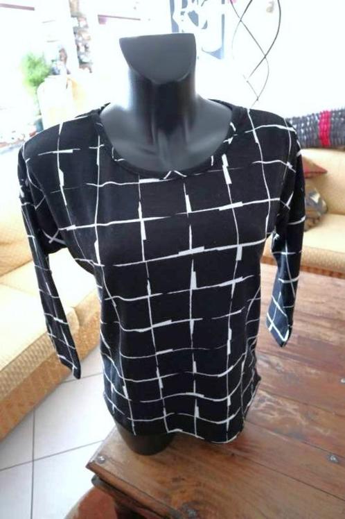 vintage zwart wit T-shirt, Kleding | Dames, T-shirts, Zo goed als nieuw, Maat 42/44 (L), Zwart, Lange mouw, Ophalen of Verzenden
