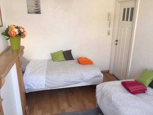 2  BEDDEN, Huis en Inrichting, Slaapkamer | Bedden, Zo goed als nieuw, Eenpersoons, 90 cm, 200 cm, Hout, Wit, Ophalen