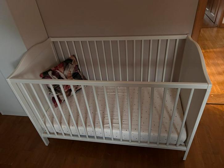 Babybedje, Kinderen en Baby's, Kinderkamer | Bedden, Zo goed als nieuw, Ophalen