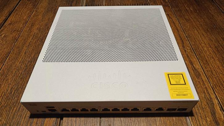 C1000 8P-2G-L, 8-poorts Gigabit-beheerde switch PoE+-, Computers en Software, Overige Computers en Software, Zo goed als nieuw