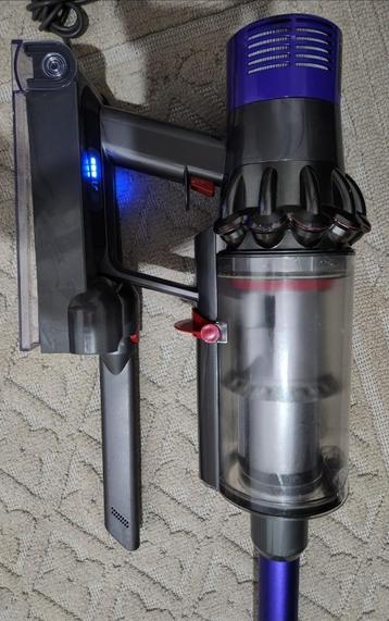 Dyson aspirateur v10 en bonne état, Electroménager, Aspirateurs, Enlèvement, Aspirateur