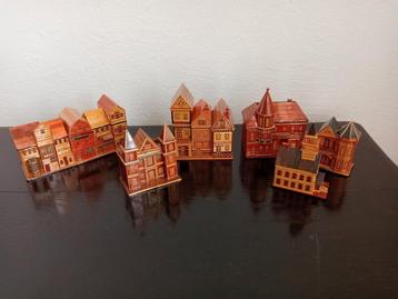 Vintage wicker doosjes beschikbaar voor biedingen