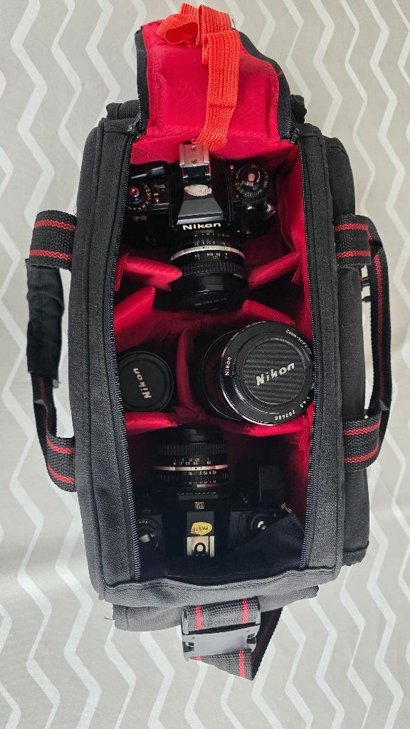 Uitgebreide kit met 2 analoge Nikons en 4 objectieven, TV, Hi-fi & Vidéo, Photo | Lentilles & Objectifs, Utilisé, Enlèvement ou Envoi